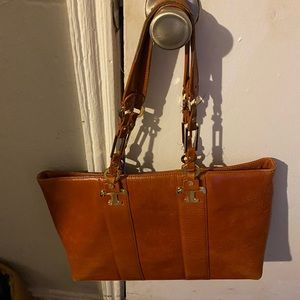 Authentic Tory Burch very loved missing a screw